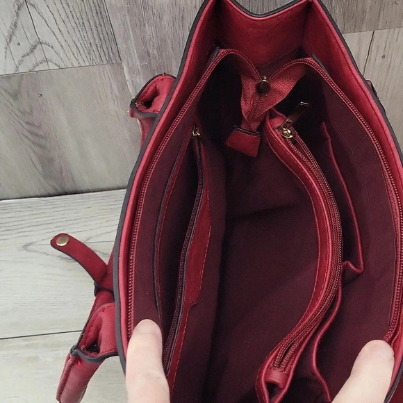 I Love‎ Fashion Faux Leather Red Multi Pocket Shoulder Bag - Picture 9 of 13